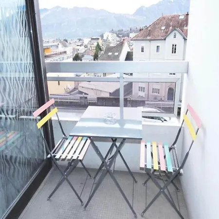 アパート Studio For 2 People エクスレバン