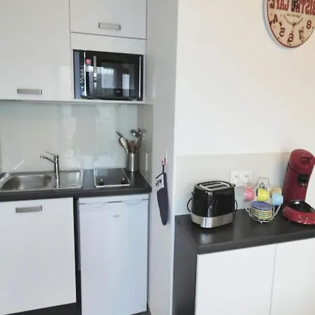 Studio For 2 People エクスレバン
